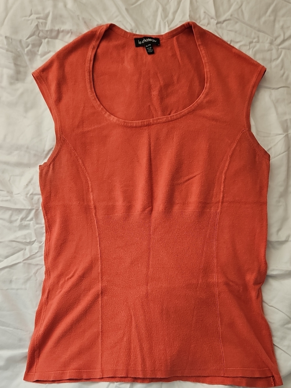 ✨️3 for $20 or 5 for $25✨️ Le Chateau Stretchy Sleeveless Coral Knit U-Neck Top